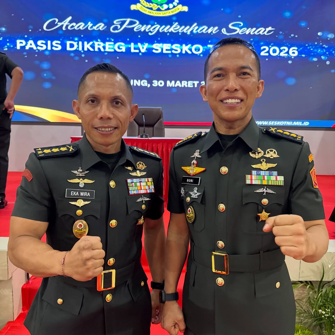 Kolonel Inf. Eka Wira Dharmawan bersama Kolonel Inf. Boni Berdian Philiang