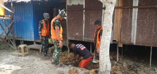 Satgas TMMD Kodim 1011/KLK Percepat Pembangunan Sanitasi Lewat Pemasangan Septik Tank MCK Warga
