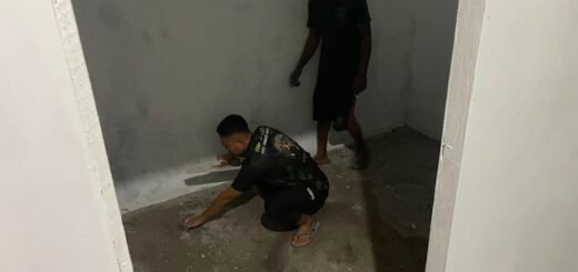 Menuju Lantai Berkeramik, Satgas TMMD Bangka Ratakan Tanah Dasar RTLH Pak Ardiansyah