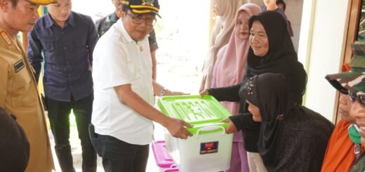 Jajaran Forkopimda Lamongan Salurkan Sembako RTLH TMMD 129: Pesan Penguatan Sinergitas dan Kepedulian Sosial Perdesaan