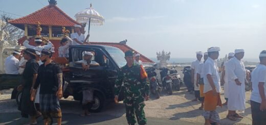 Peran Aktif TNI dalam Kelancaran Ritual Suci di Pura Batumedau