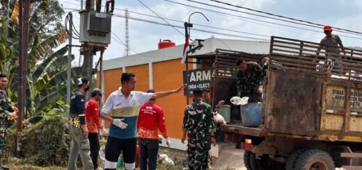 Kebersamaan TNI dan Masyarakat untuk Lingkungan Sehat dan Bersih