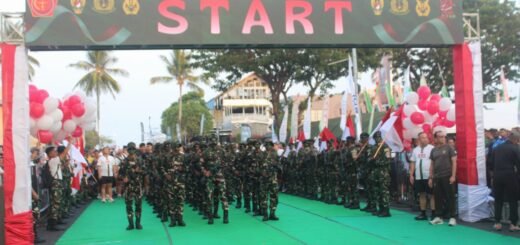Komandan Kodim 1309 dan Warga Sambut Meriah TNI PRIMA RUN 2026