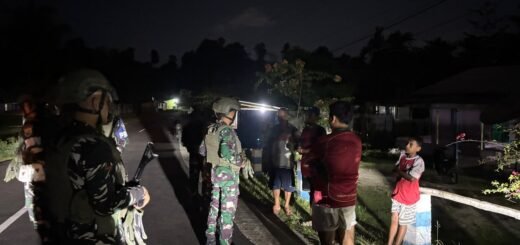 Prajurit Yonif TP 859/RBK Ajarkan Warga Pentingnya Waspada Kebakaran Hutan