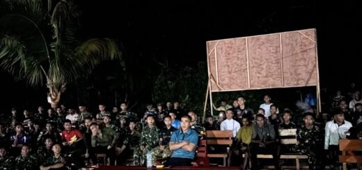 Prajurit Yonif TP 859/RBK Rayakan Kemenangan Timnas Lewat Nonton Bareng ASEAN Cup