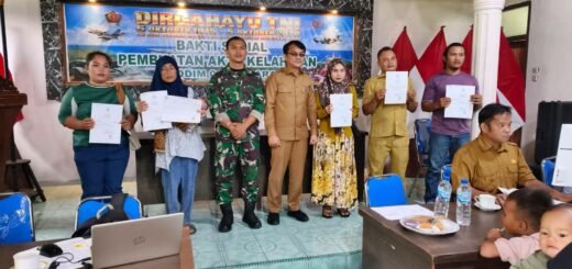 Kegiatan Kodim 0108/Agara Sediakan Pembuatan Akta Kelahiran Gratis untuk Warga
