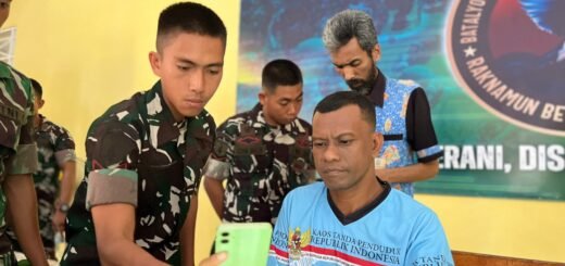 Yonif TP 859/RBK Gelar Sosialisasi Aplikasi IKD untuk Tingkatkan Pelayanan Digital