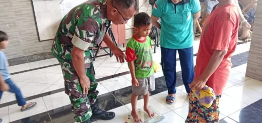 Dukungan Babinsa Tembuku dalam Upaya Kesehatan Posyandu untuk Anak Balita