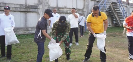 TNI dan Pemkab Klungkung Gelar Aksi Peduli Lingkungan Saat Tumpek Wayang