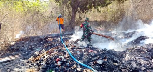 Kebakaran Lahan Restoran Rocky Fast, Babinsa Lembongan Tanggap Cegah Meluas