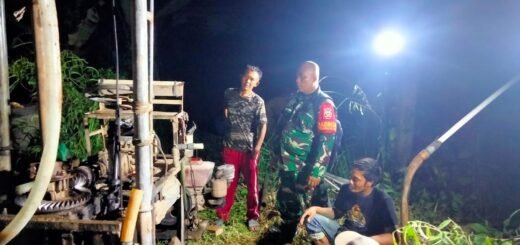 Dukungan TNI Dalam Pembangunan Sumur Bor Di Pasar Lumbuhan