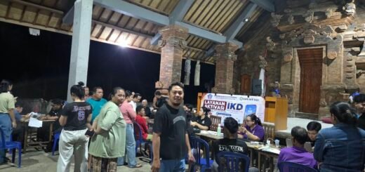 Kolaborasi Babinsa dan Disdukcapil Tawarkan Layanan Identitas Digital di Takedan