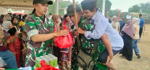 Serma Suan Tunjukkan Aksi Sosial dengan Membantu Warga Berobat