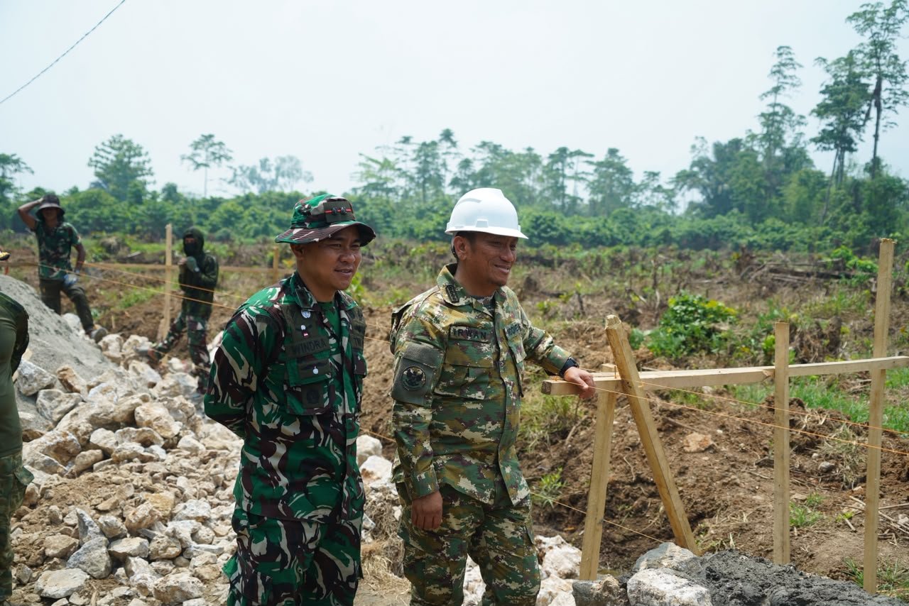 TMMD ke-130: Penguatan Infrastruktur Jalan Utama untuk Warga Parumpanai