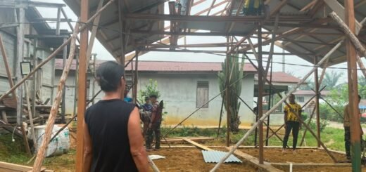 Keceriaan Bu Suhanim saat Satgas TMMD Wujudkan Impian Rumah Layak Huni