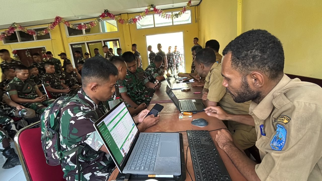Yonif TP 859/RBK Dorong Penyuluhan Identitas Digital untuk Masyarakat Papua
