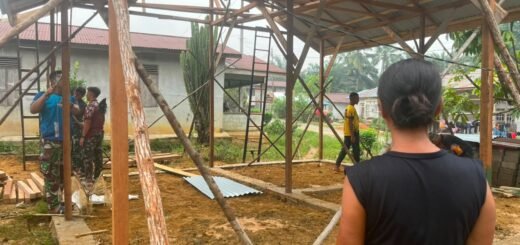 TMMD Ke-130: Sinergi TNI dan Masyarakat Dalam Membangun Rumah Bu Suhanim