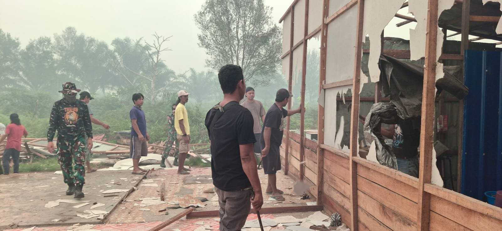 Satgas TMMD Memulai Renovasi Rumah Tidak Layak Huni untuk Warga