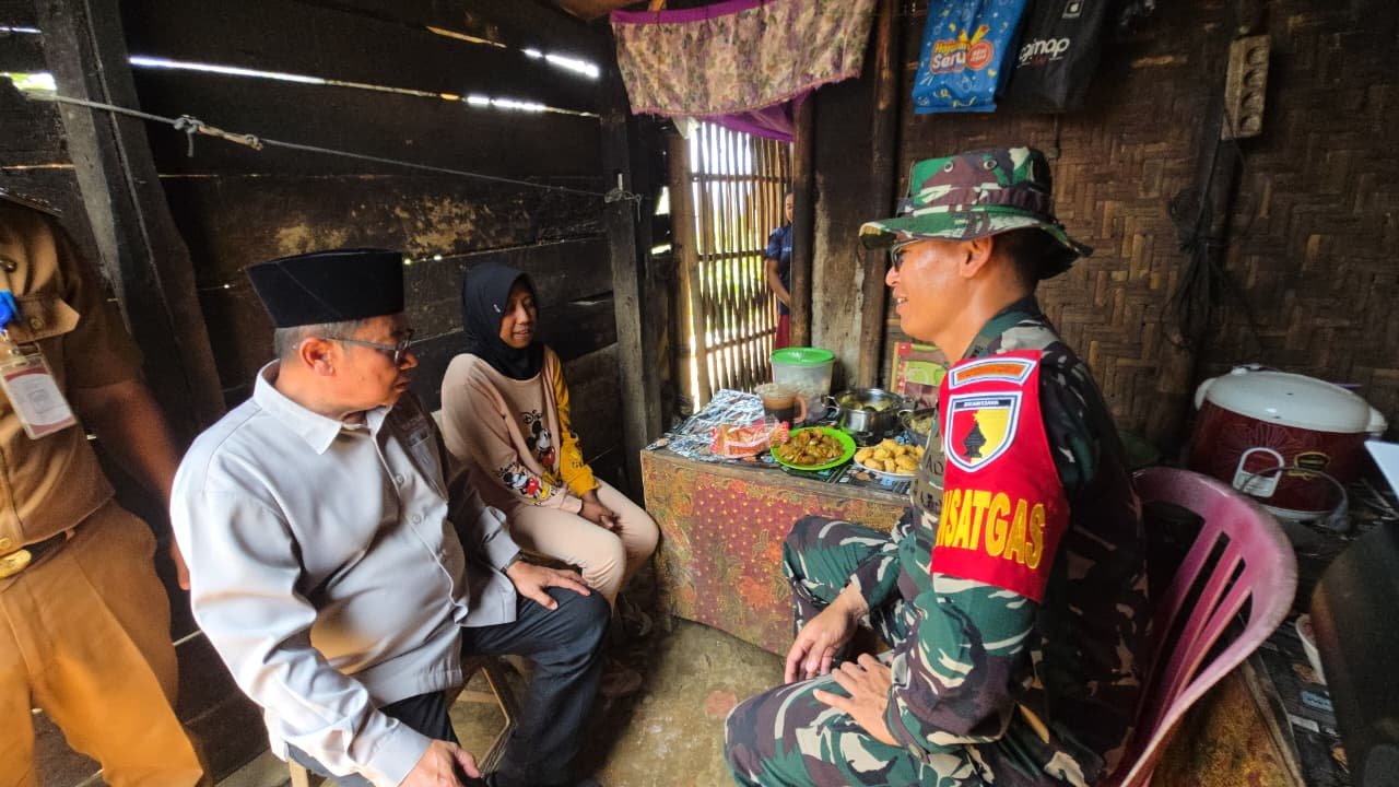 Dandim 0818 Kunjungi Desa Taji untuk Pantau Program Bantuan RTLH TNI