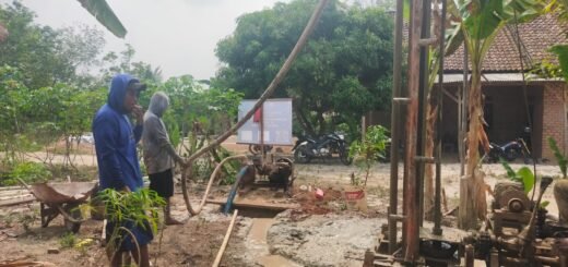 TNI Berikan Akses Air Bersih Lewat Sumur Bor di Gunung Sangkaran