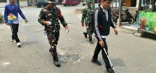 Serka Wahyono Dukung Pengukuran Jalan TMMD ke-130 Bersama Bina Marga