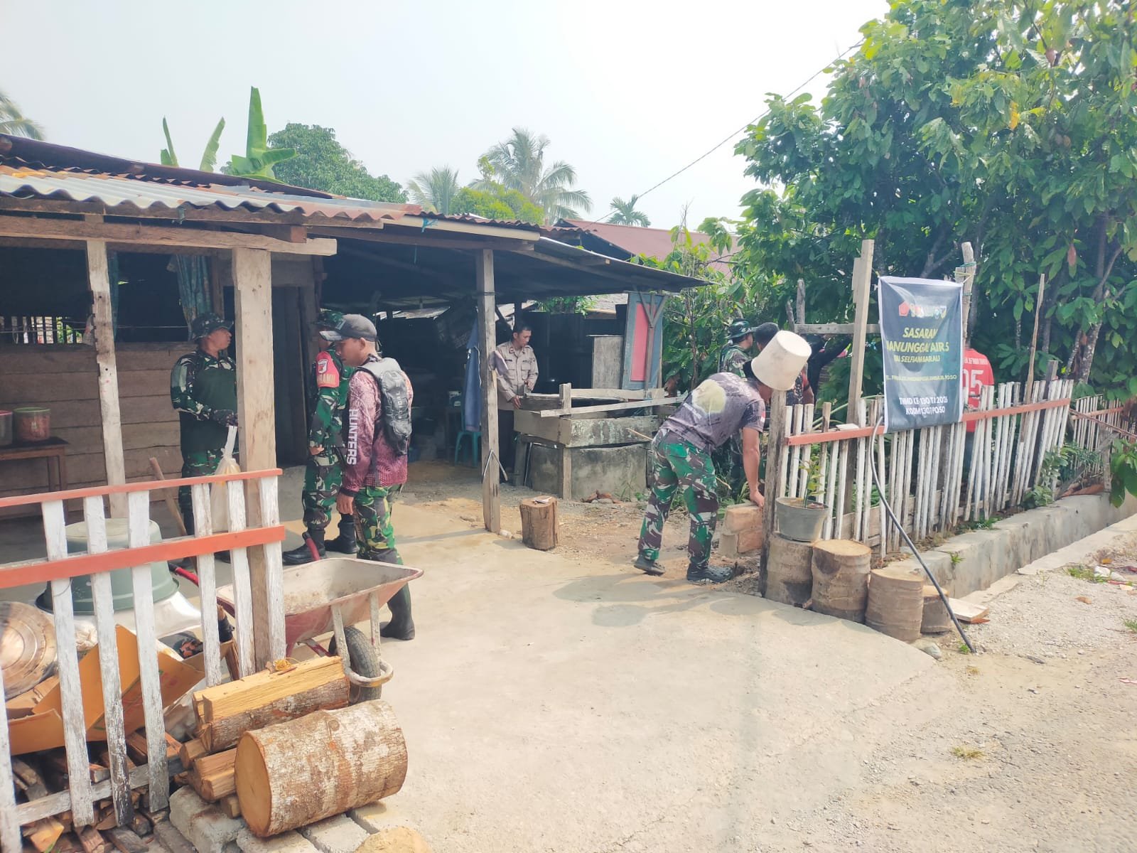 Pembangunan Sumur Pompa untuk Akses Air di Desa Soe Dimulai Satgas TMMD