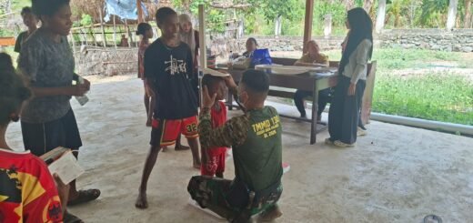Satgas TMMD dan Dinkes Bersinergi Pantau Tumbuh Kembang Anak di Yamboi
