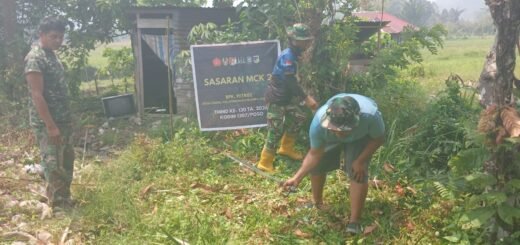 Proses Pembersihan Lapangan MCK oleh Satgas TMMD di Desa Leboni Dimulai
