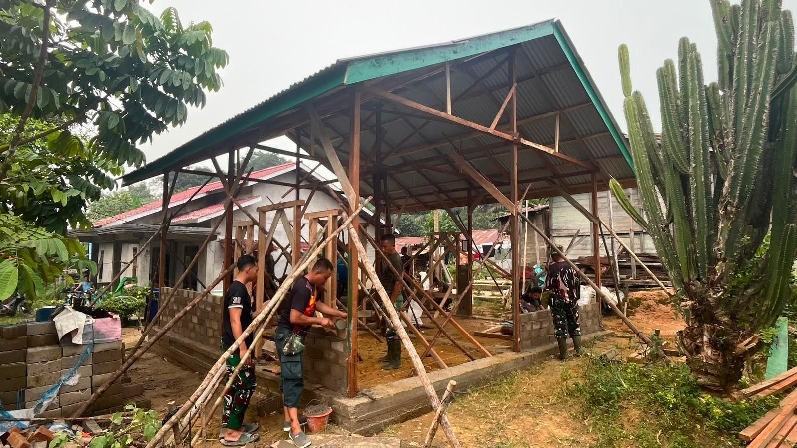 Langkah Pembangunan Rumah Ibu Suhanim, Tanda Harapan Baru di Landak