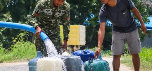Brigif TP 32/Mangkalihat Rayakan HUT TNI dengan Aksi Sosial Air Bersih