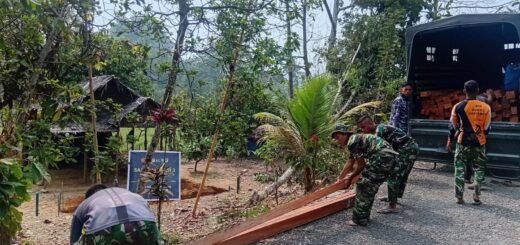 Proses Rehabilitasi Rumah Bapak Tuku Djobu Dimulai, Kayu Telah Tiba di Poso