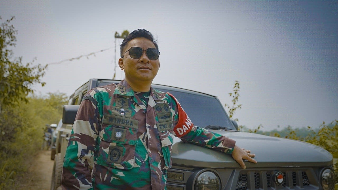 Demi Pembangunan, Dansatgas TNI Menembus Jalur Menantang di Luwu Timur