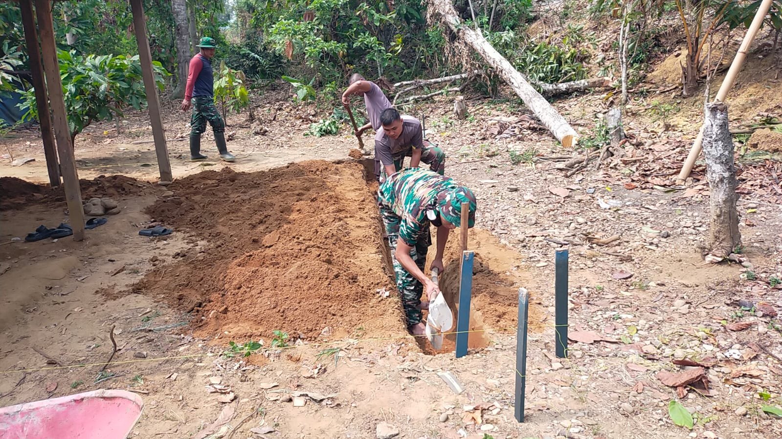 Satgas TMMD ke-130 Mulai Pembangunan RTLH di Desa Leboni untuk Bapak Tuku Djobu