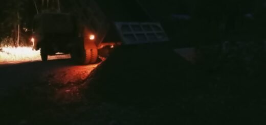 Dedikasi Prajurit Satgas TMMD Kodim 1808/Mansel di Malam Hari Tanpa Henti