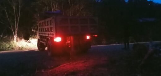 Prajurit Satgas TMMD Malam Hari Memastikan Pembangunan Berjalan Lancar di Yamboi