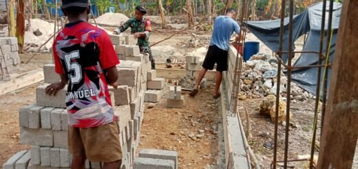 Peran Babinsa dalam TMMD: Membangun Rumah dan Mempererat Hubungan dengan Warga