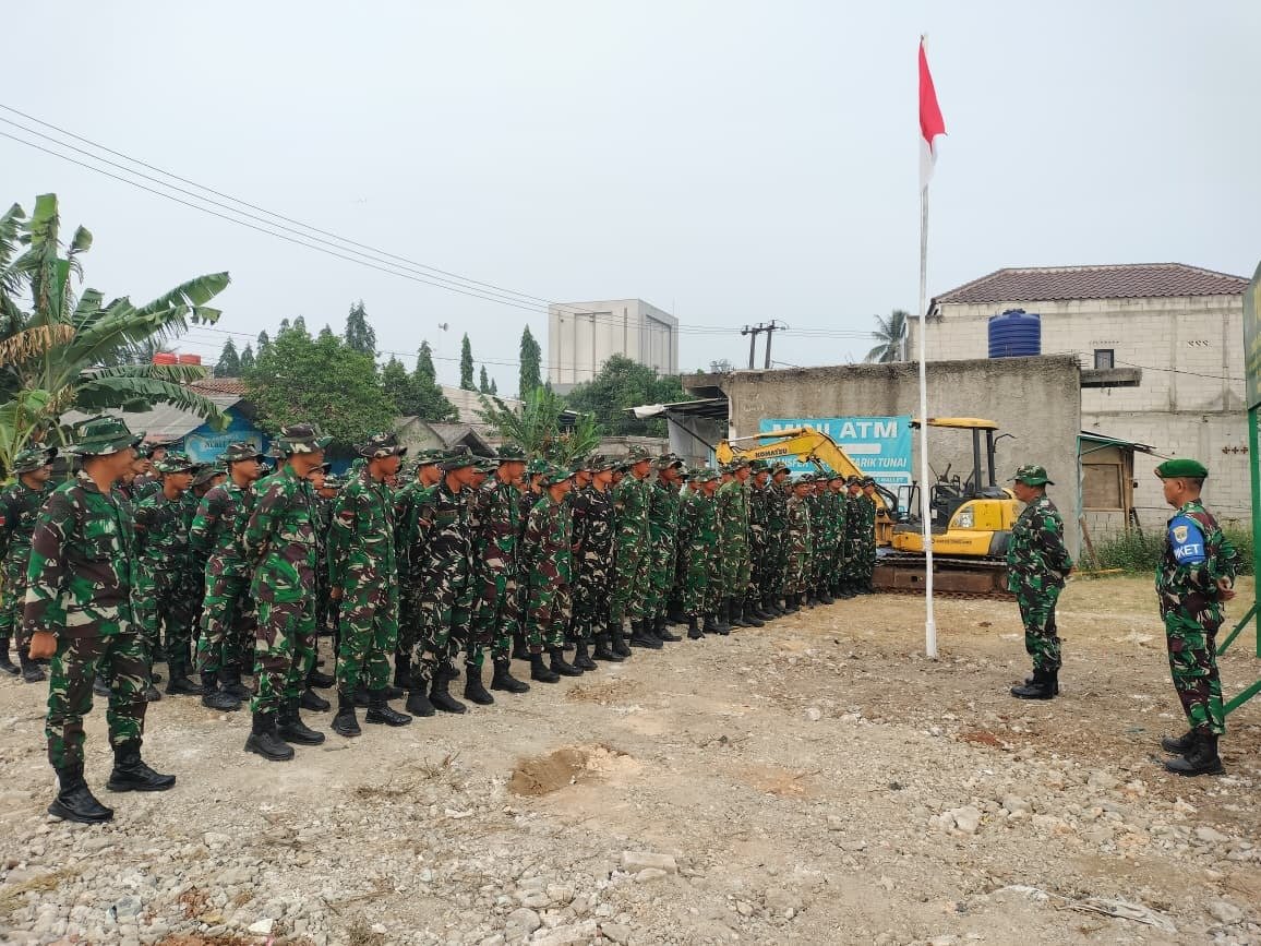 Kegiatan Apel Pagi Satgas TMMD di Desa Sumur Bandung untuk Persiapan Proyek