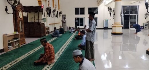 Kedekatan TNI-Rakyat Terjalin Melalui Safari Sholat Subuh Bersama Babinsa