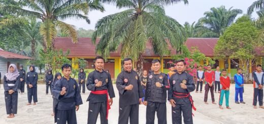 Penghargaan Sabuk Merah Diberikan kepada Praka Ari Pratama atas Dedikasi di Lahat